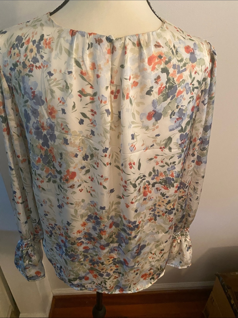 CECE NWT lined blouse size medium - Picture 5 of 9